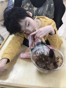 チョコレートムースづくり